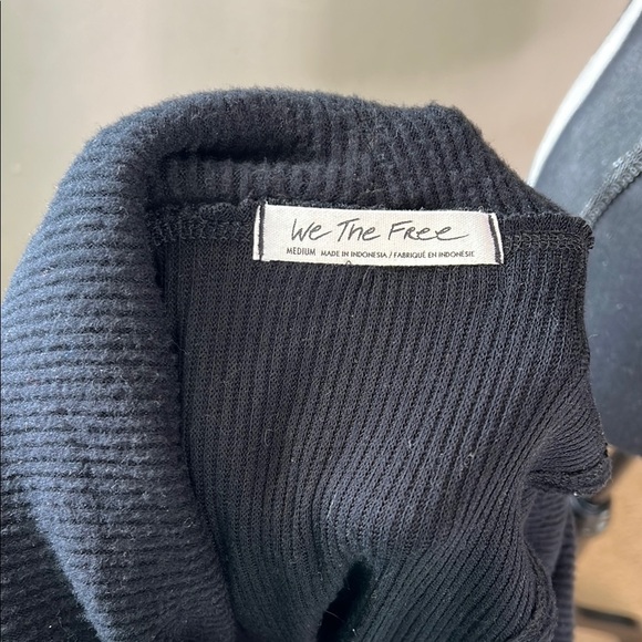 Free People We the Free Black Cowl Neck Sweater Open Back Size M - Picture 7 of 7